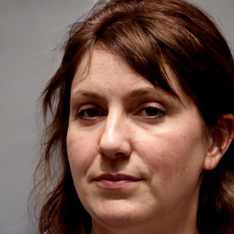 María González, Instructora de Inversiones y Gestión de Riesgos